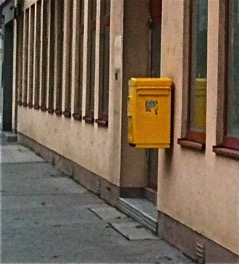 Noch ein Bild des Postamtes mit den Stufen